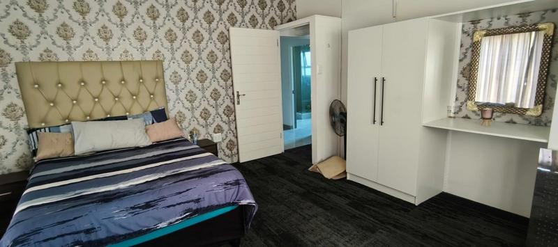 4 Bedroom Property for Sale in Glenmore Beach KwaZulu-Natal