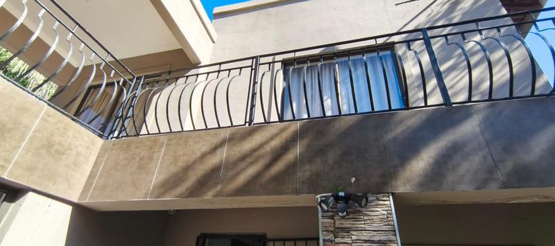 4 Bedroom Property for Sale in Glenmore Beach KwaZulu-Natal