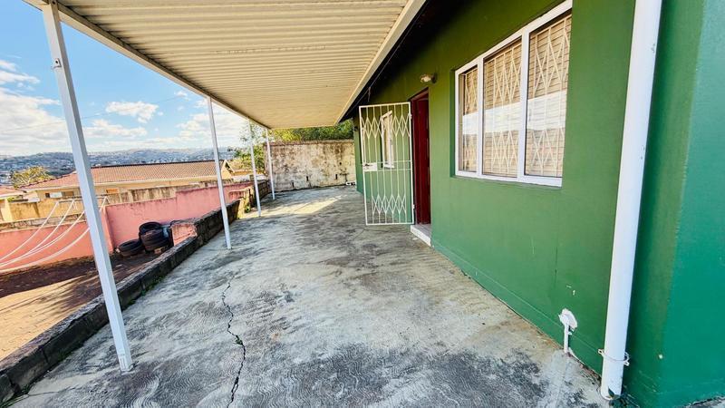 To Let 3 Bedroom Property for Rent in Newlands West KwaZulu-Natal