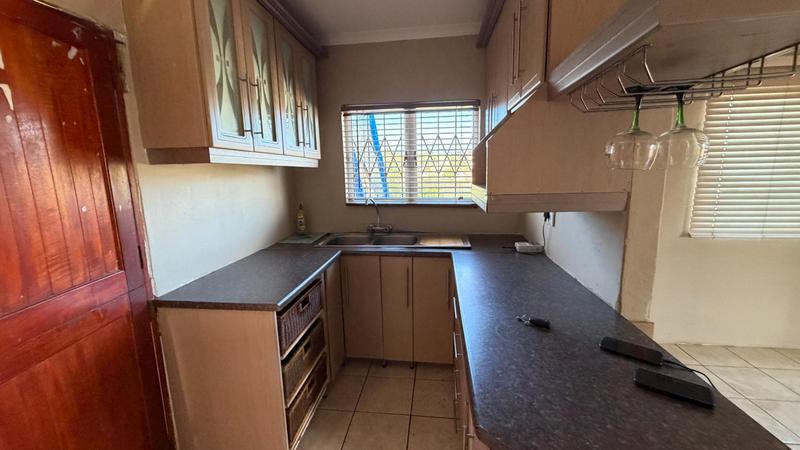 To Let 3 Bedroom Property for Rent in Newlands West KwaZulu-Natal