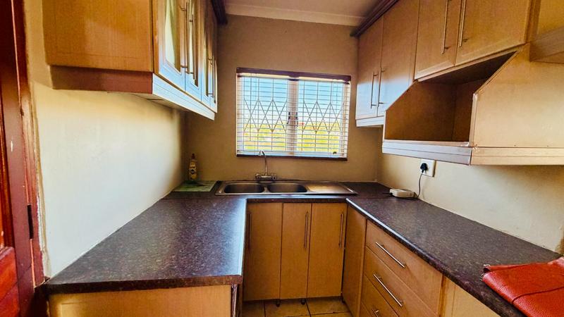 To Let 3 Bedroom Property for Rent in Newlands West KwaZulu-Natal