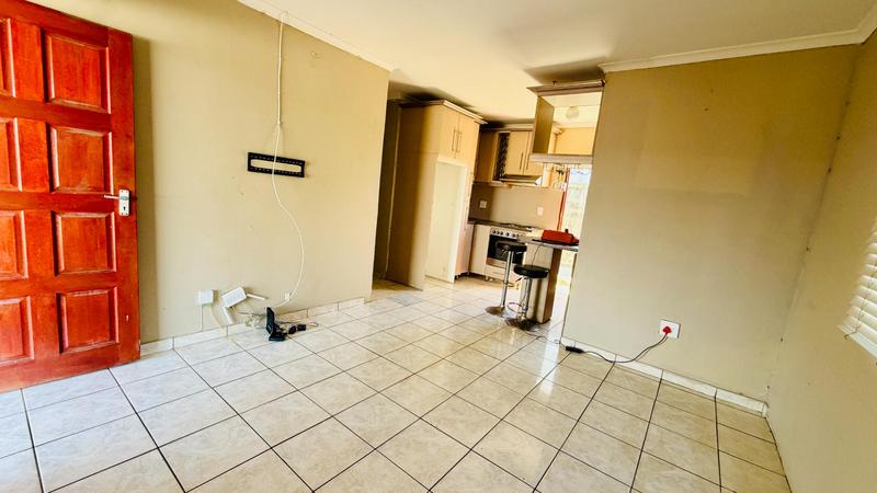 To Let 3 Bedroom Property for Rent in Newlands West KwaZulu-Natal