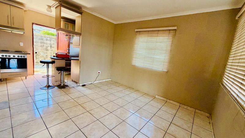 To Let 3 Bedroom Property for Rent in Newlands West KwaZulu-Natal