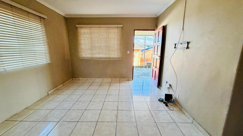 To Let 3 Bedroom Property for Rent in Newlands West KwaZulu-Natal