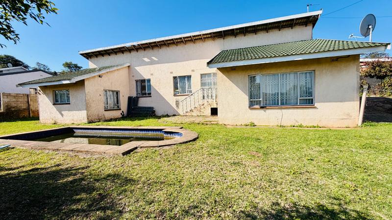 5 Bedroom Property for Sale in Mount Vernon KwaZulu-Natal