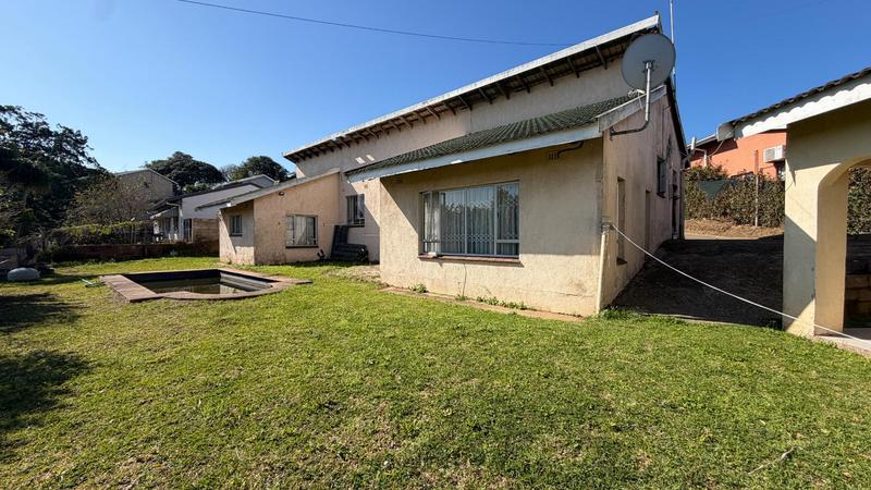 5 Bedroom Property for Sale in Mount Vernon KwaZulu-Natal
