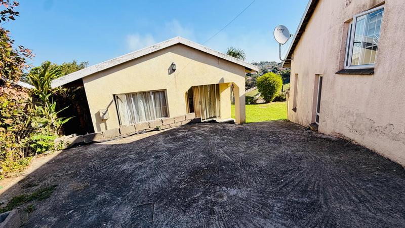 5 Bedroom Property for Sale in Mount Vernon KwaZulu-Natal