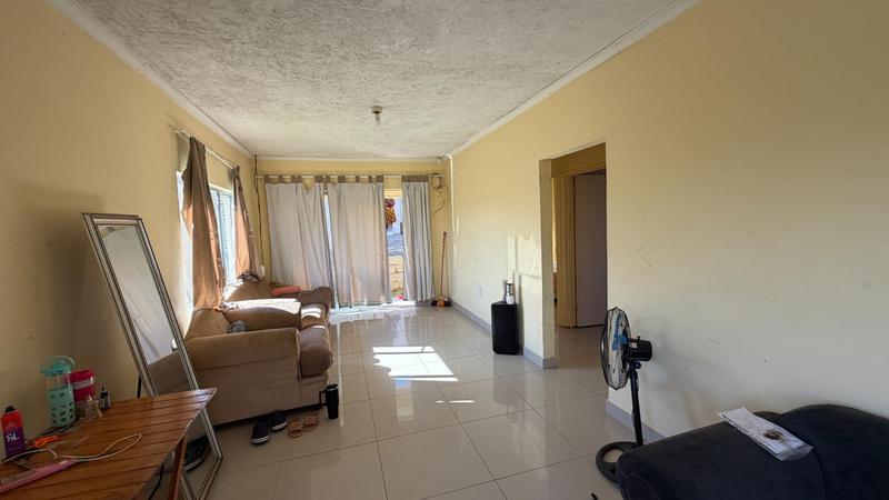 5 Bedroom Property for Sale in Mount Vernon KwaZulu-Natal