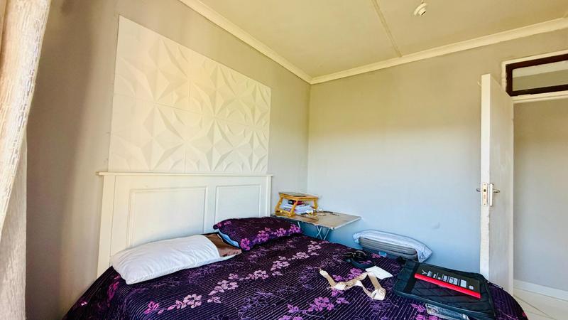 5 Bedroom Property for Sale in Mount Vernon KwaZulu-Natal