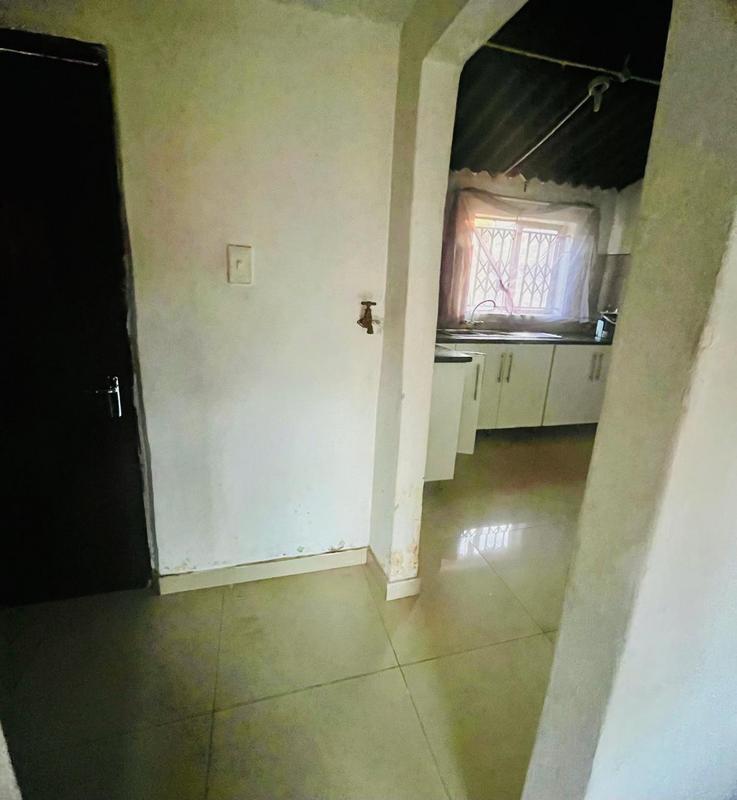 To Let 2 Bedroom Property for Rent in Umlazi KwaZulu-Natal
