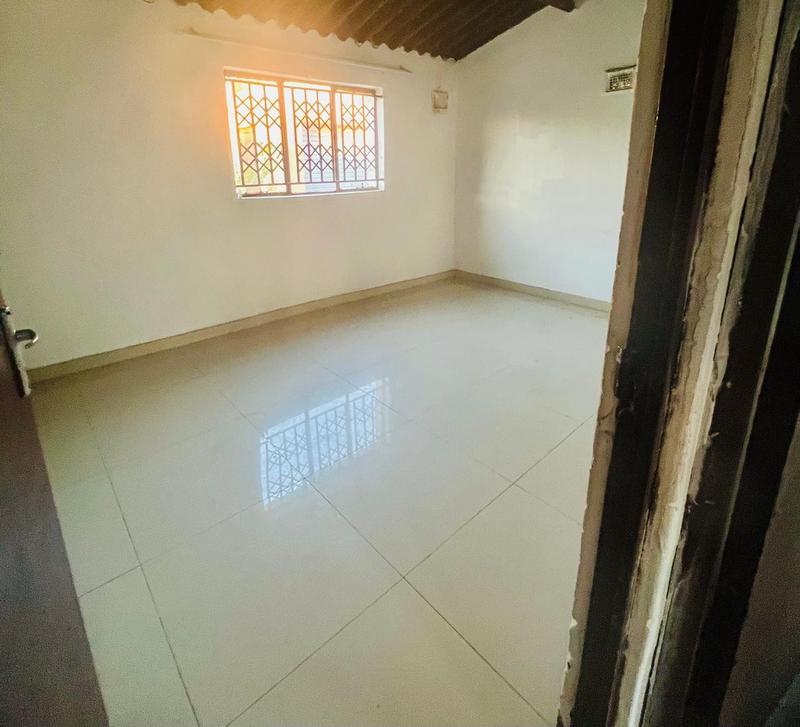 To Let 2 Bedroom Property for Rent in Umlazi KwaZulu-Natal