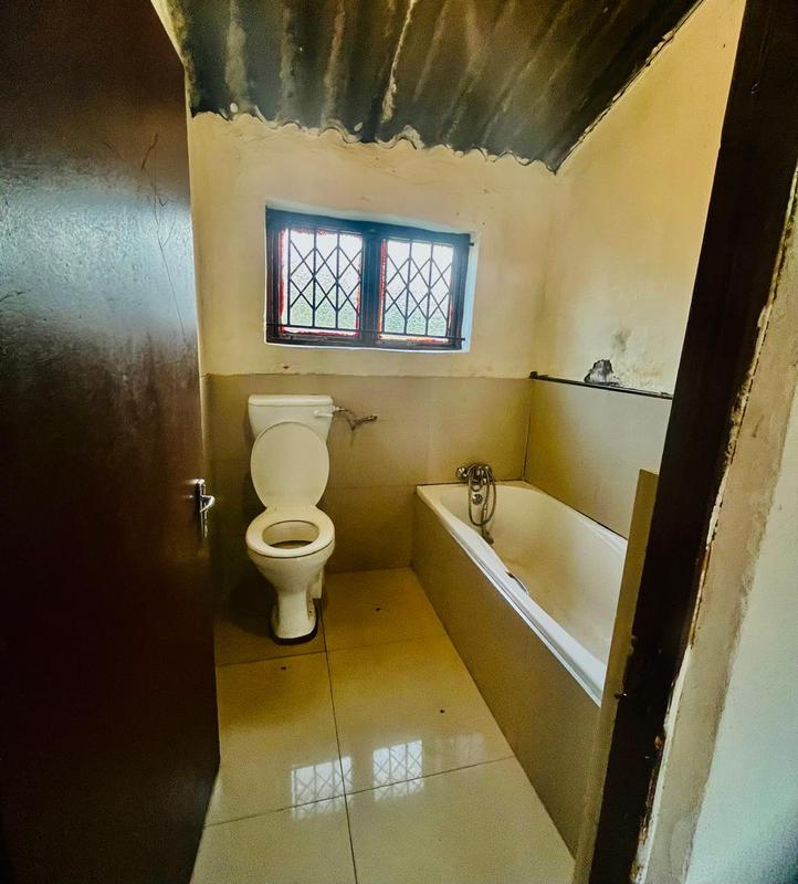 To Let 2 Bedroom Property for Rent in Umlazi KwaZulu-Natal