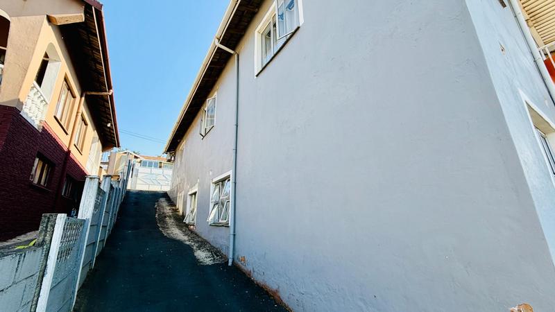 5 Bedroom Property for Sale in Mobeni Heights KwaZulu-Natal