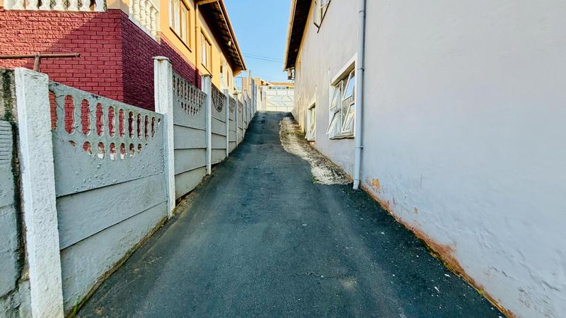 5 Bedroom Property for Sale in Mobeni Heights KwaZulu-Natal