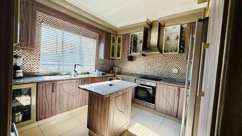 5 Bedroom Property for Sale in Mobeni Heights KwaZulu-Natal