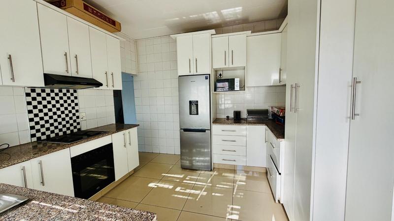 5 Bedroom Property for Sale in Mobeni Heights KwaZulu-Natal