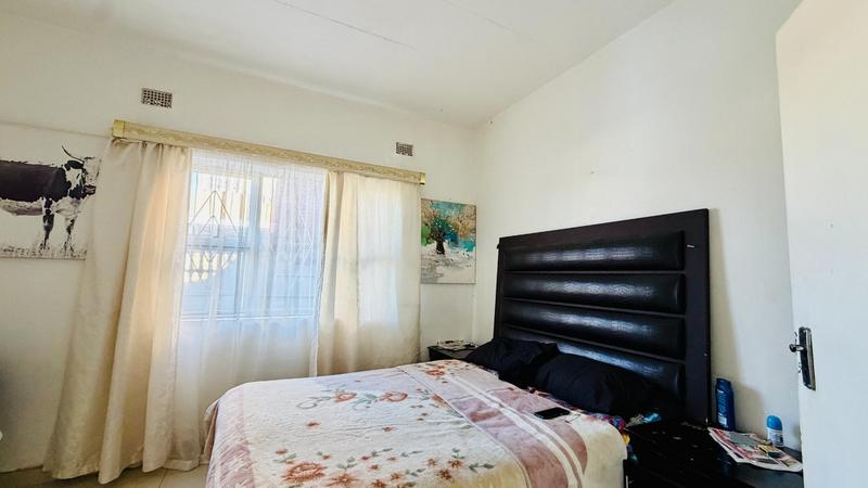 5 Bedroom Property for Sale in Mobeni Heights KwaZulu-Natal
