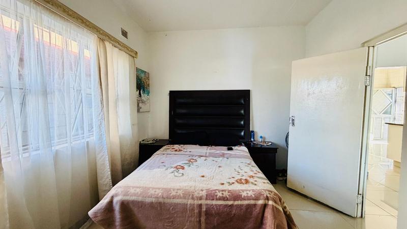 5 Bedroom Property for Sale in Mobeni Heights KwaZulu-Natal