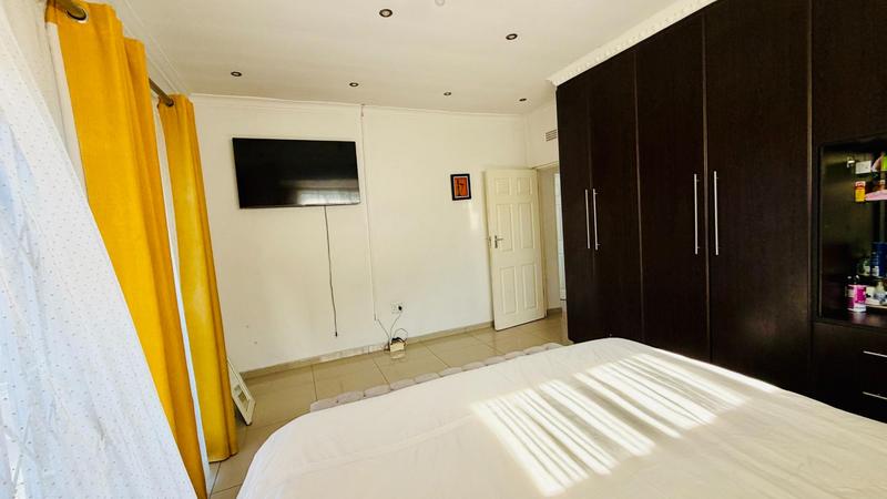 5 Bedroom Property for Sale in Mobeni Heights KwaZulu-Natal
