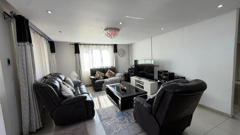 5 Bedroom Property for Sale in Mobeni Heights KwaZulu-Natal