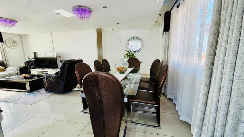 5 Bedroom Property for Sale in Mobeni Heights KwaZulu-Natal