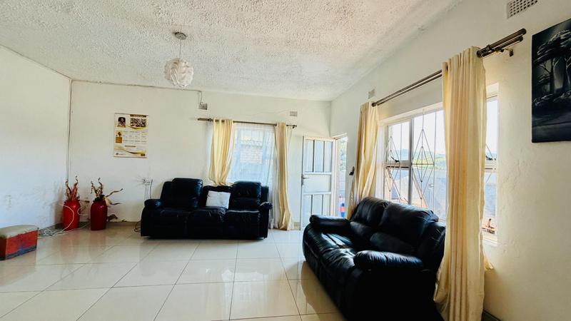 5 Bedroom Property for Sale in Mobeni Heights KwaZulu-Natal