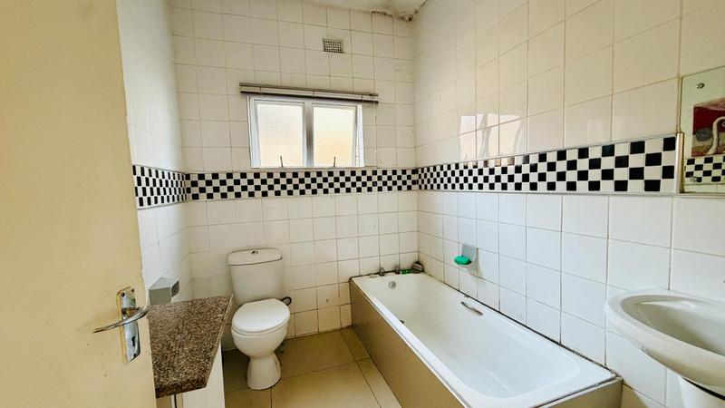 5 Bedroom Property for Sale in Mobeni Heights KwaZulu-Natal