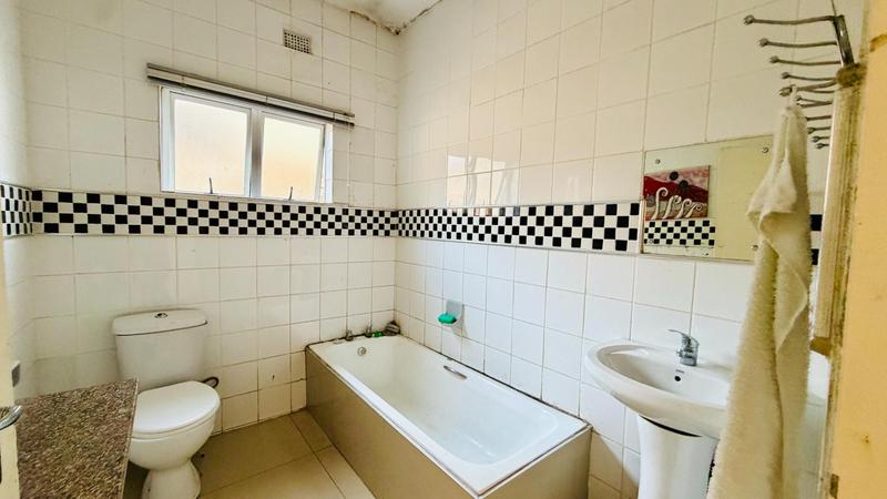 5 Bedroom Property for Sale in Mobeni Heights KwaZulu-Natal