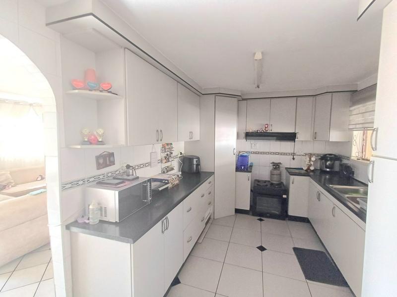 3 Bedroom Property for Sale in Clayfield KwaZulu-Natal