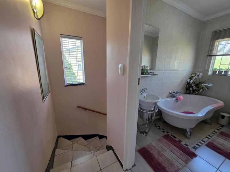 3 Bedroom Property for Sale in Huttenheights KwaZulu-Natal