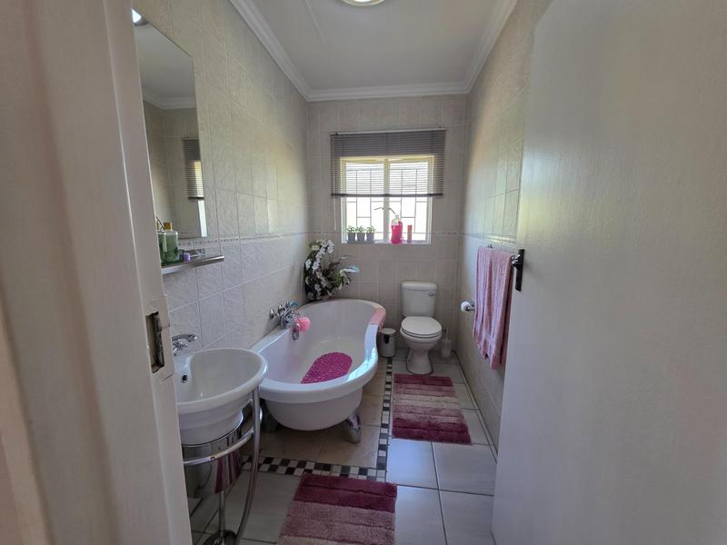 3 Bedroom Property for Sale in Huttenheights KwaZulu-Natal