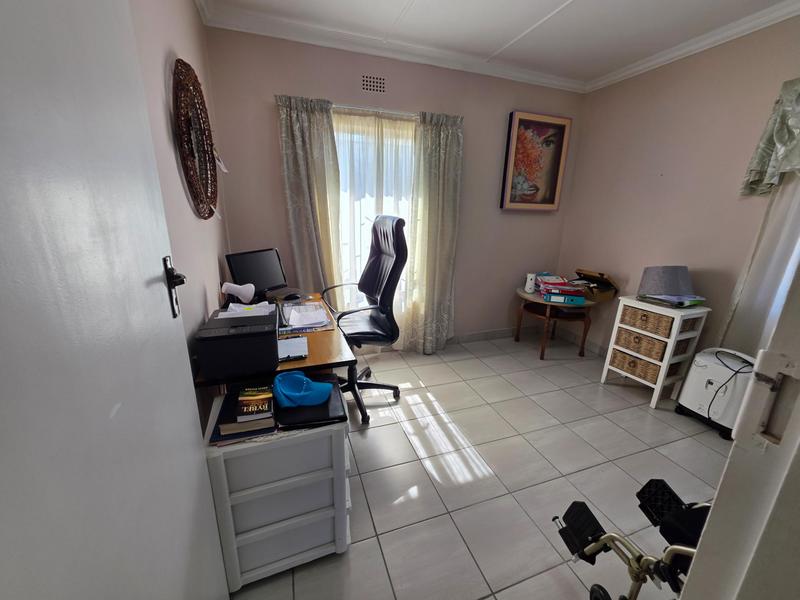 3 Bedroom Property for Sale in Huttenheights KwaZulu-Natal
