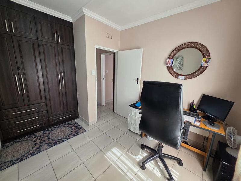 3 Bedroom Property for Sale in Huttenheights KwaZulu-Natal