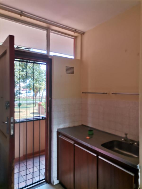To Let 1 Bedroom Property for Rent in Empangeni Central KwaZulu-Natal