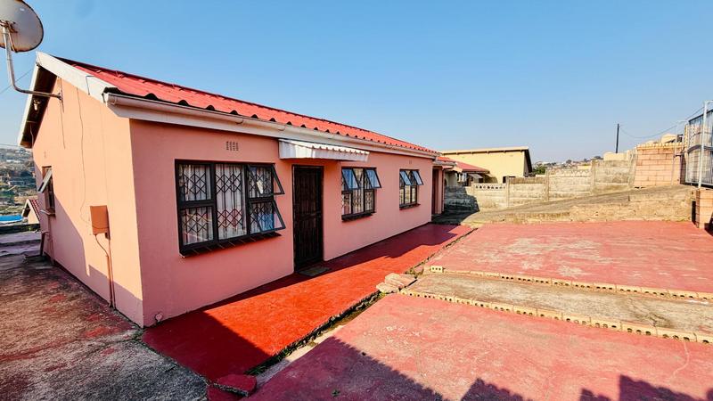 3 Bedroom Property for Sale in Umlazi KwaZulu-Natal
