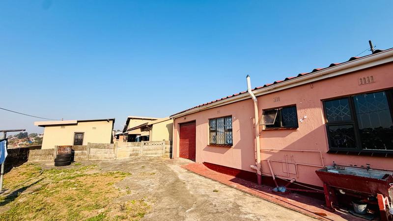 3 Bedroom Property for Sale in Umlazi KwaZulu-Natal