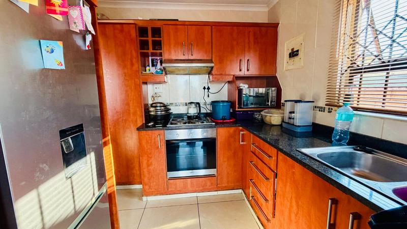 3 Bedroom Property for Sale in Umlazi KwaZulu-Natal