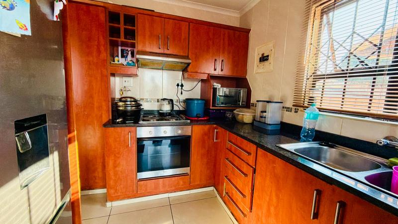 3 Bedroom Property for Sale in Umlazi KwaZulu-Natal