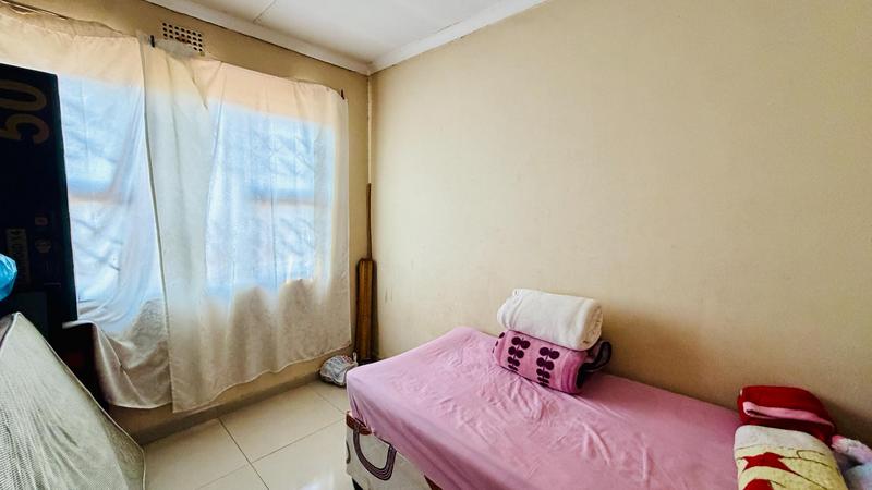 3 Bedroom Property for Sale in Umlazi KwaZulu-Natal