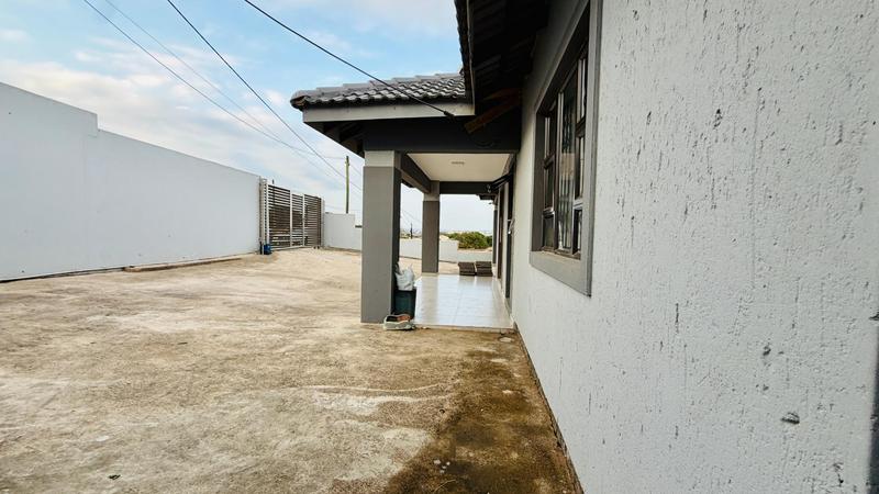 3 Bedroom Property for Sale in Kwamashu KwaZulu-Natal