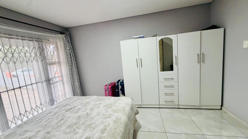 3 Bedroom Property for Sale in Kwamashu KwaZulu-Natal
