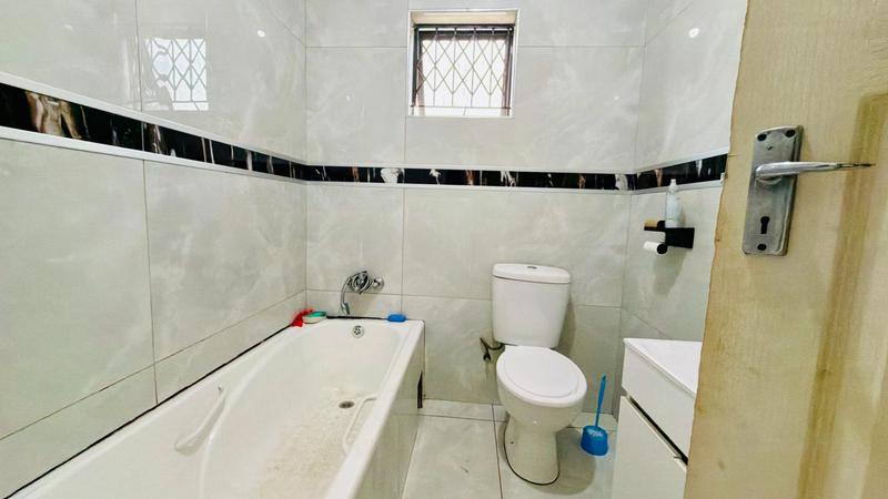 3 Bedroom Property for Sale in Kwamashu KwaZulu-Natal