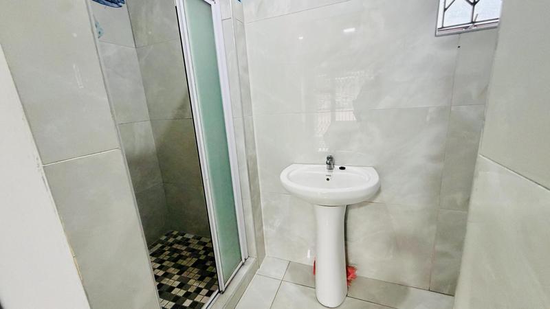 3 Bedroom Property for Sale in Kwamashu KwaZulu-Natal