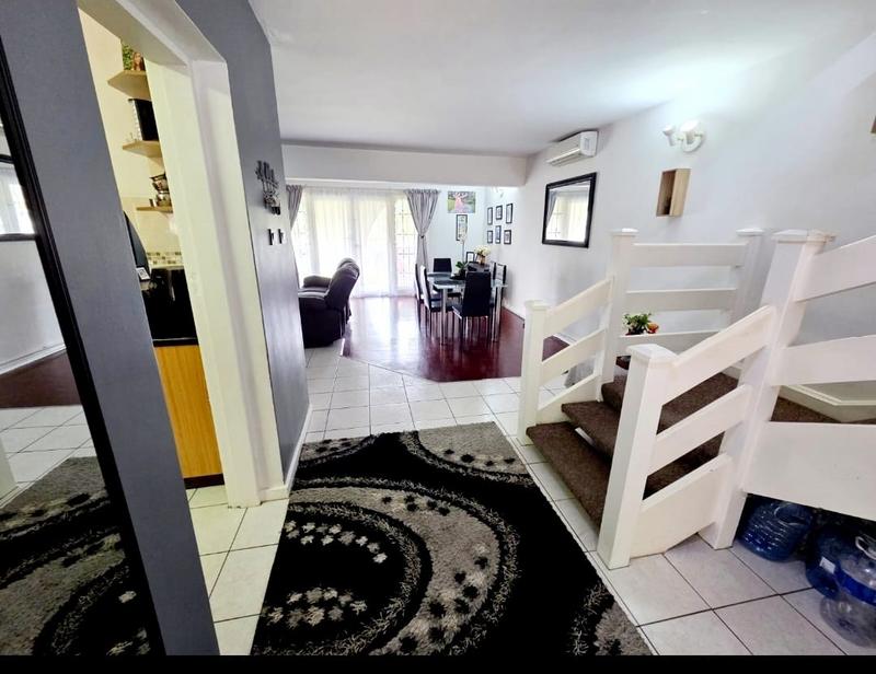3 Bedroom Property for Sale in Amanzimtoti KwaZulu-Natal