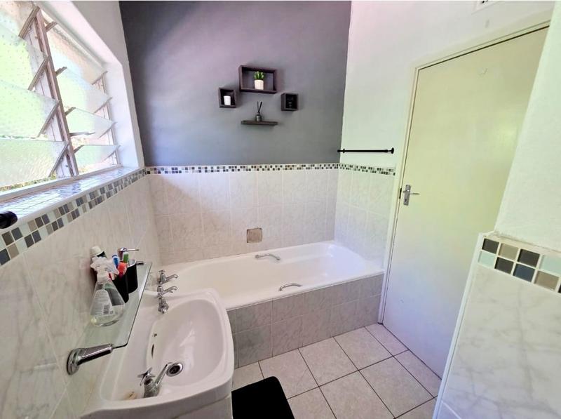3 Bedroom Property for Sale in Amanzimtoti KwaZulu-Natal