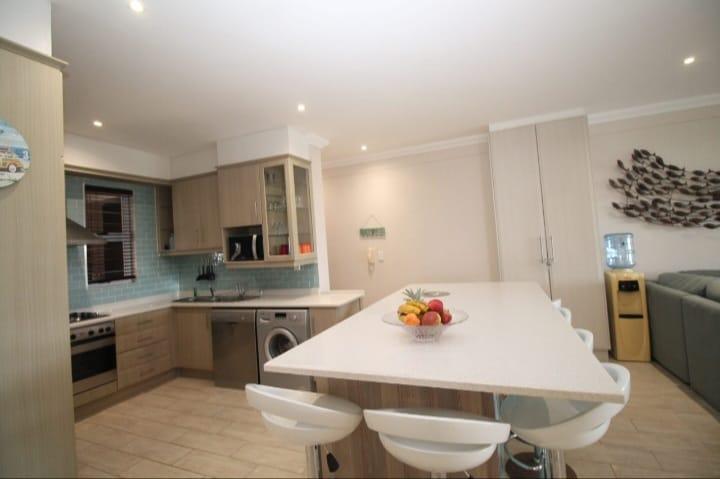 To Let 3 Bedroom Property for Rent in St Michaels On Sea KwaZulu-Natal
