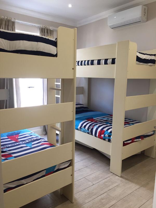 To Let 3 Bedroom Property for Rent in St Michaels On Sea KwaZulu-Natal