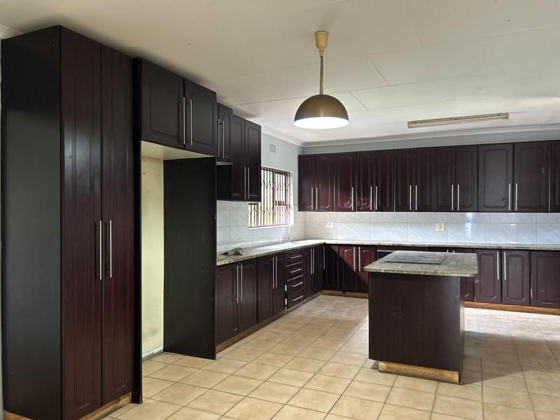 4 Bedroom Property for Sale in Meer En See KwaZulu-Natal