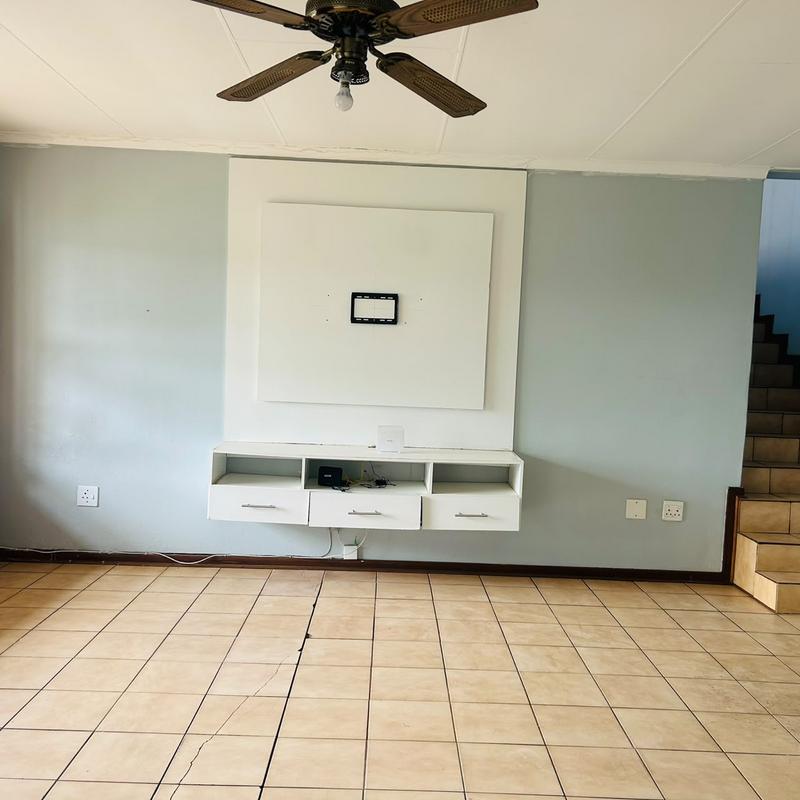 4 Bedroom Property for Sale in Meer En See KwaZulu-Natal