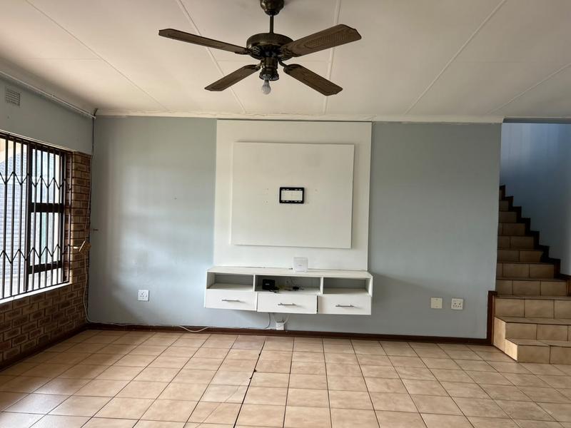 4 Bedroom Property for Sale in Meer En See KwaZulu-Natal